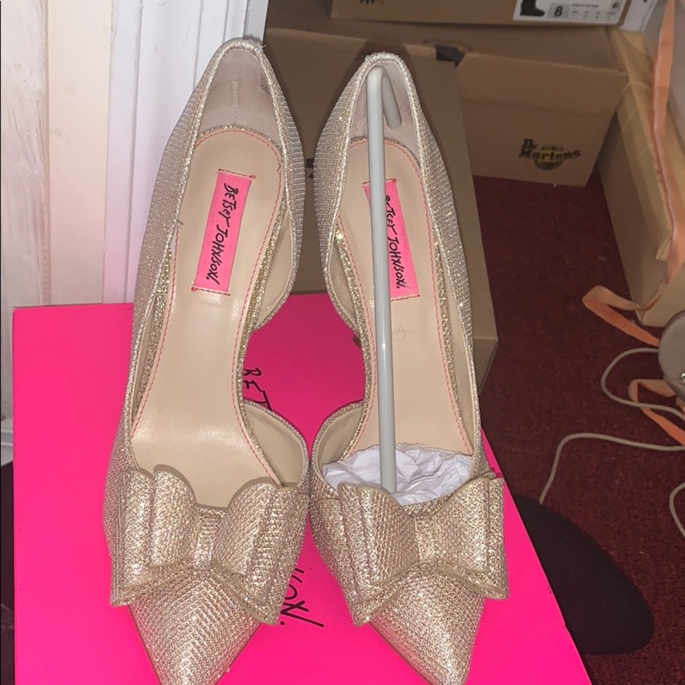 Betsy Johnson Gold Bow Heels